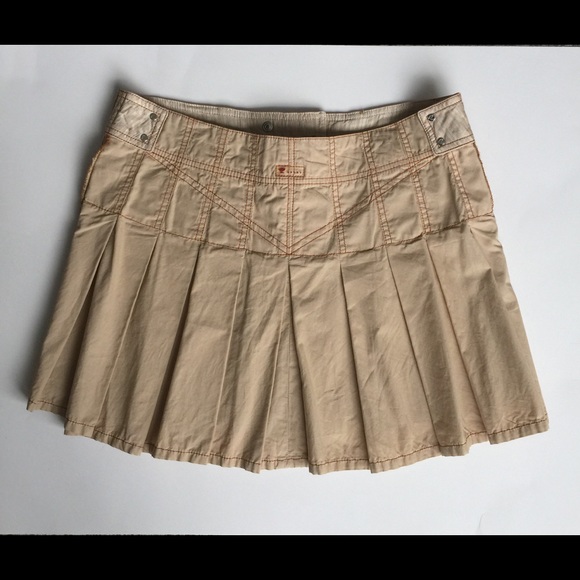 🎉HP🎉 Versace 1/2 pleated mini skirt💕 - Picture 3 of 8